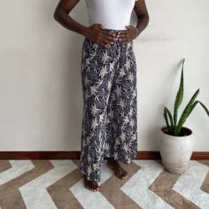 tropical palm leaf wide leg palazzo pants ksh 750 | size: 10/14