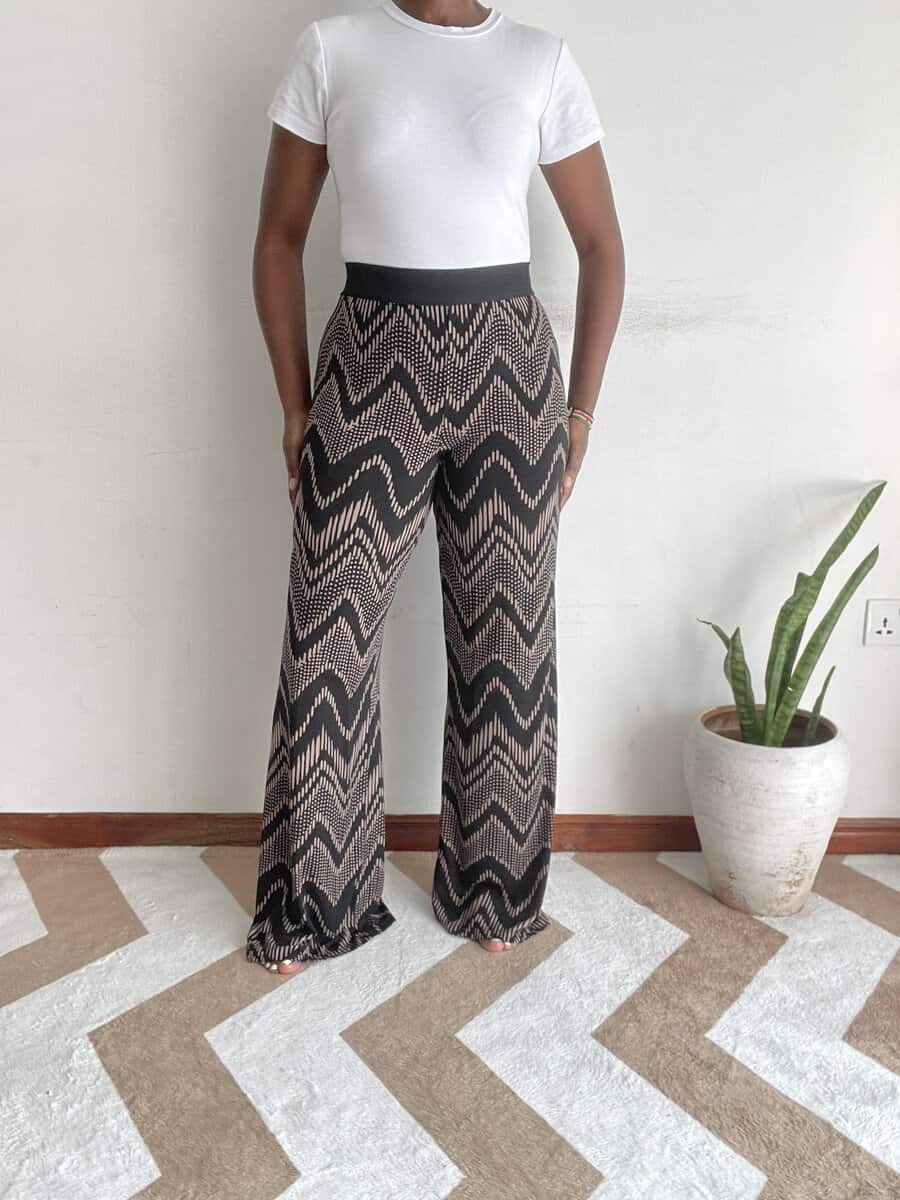 black tan chevron zigzag wide leg pants size 16 01 Black and tan chevron zigzag wide-leg pants, front view