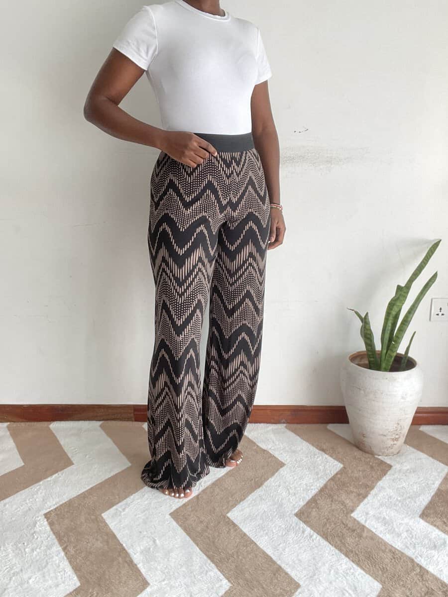 black tan chevron zigzag wide leg pants size 16 02 Black and tan chevron zigzag wide-leg pants, side view