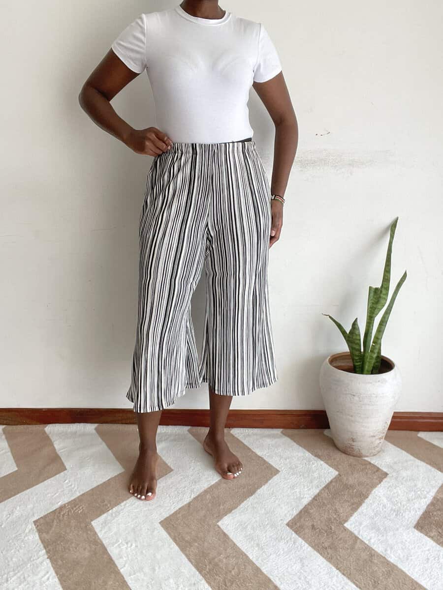 black white pinstripe culotte size 10 12 02 Black and white fine pinstripe pleated cropped culotte, back view